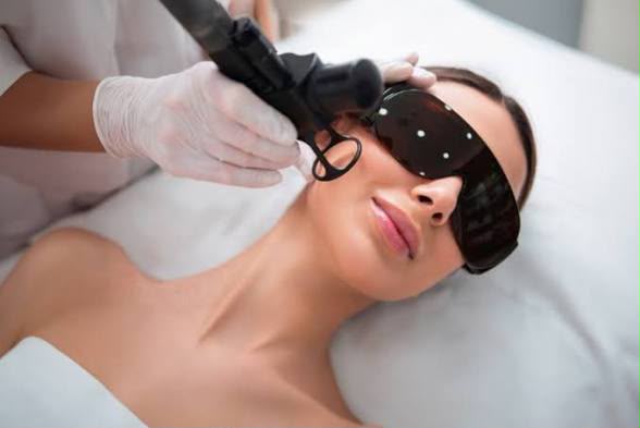 ICON laser skin treatment at EsteCenter Istanbul